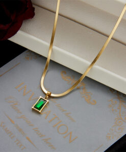Blade Chain Advanced Sense Of Light Luxury Emerald Zircon Pendant - Image 3