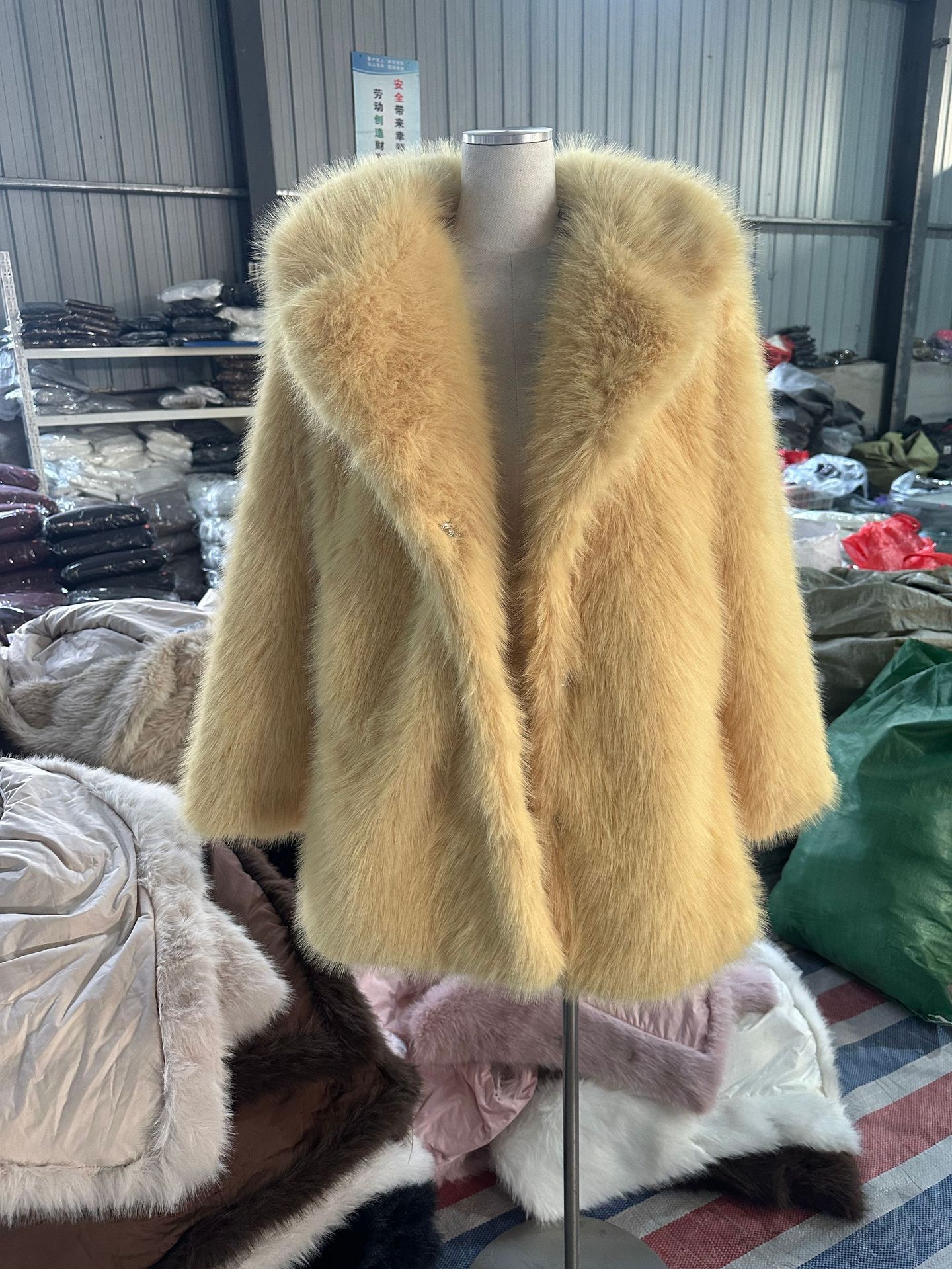 Fashionable Women's Faux Fur Coat - Image 7
