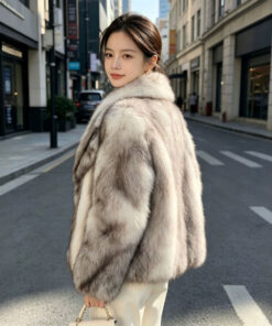Alternative view of Women's Large Lapel Color-block Plush Jacket
