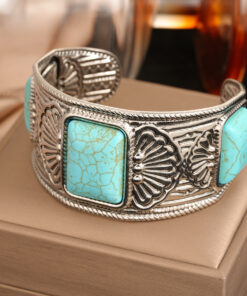 Vintage-style Turquoise Bracelet With A Textured Elegant Finish - Image 5