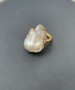 Natural Freshwater Shaped Pearl Hand-inlaid Three-piece Set - Image 4