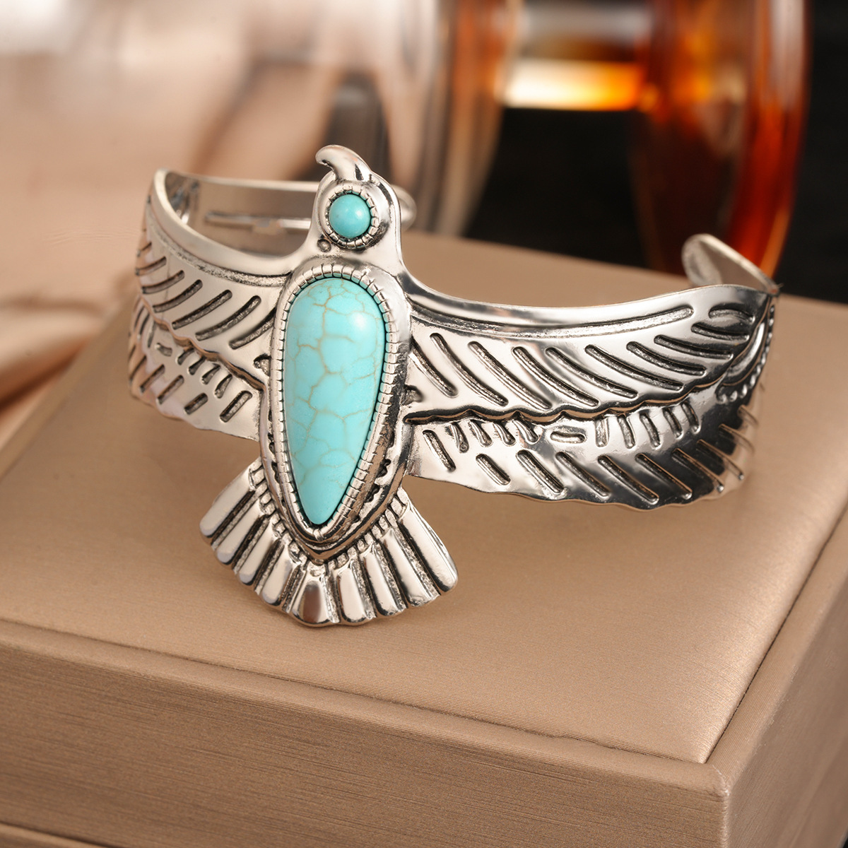 Vintage-style Turquoise Bracelet With A Textured Elegant Finish - Image 3